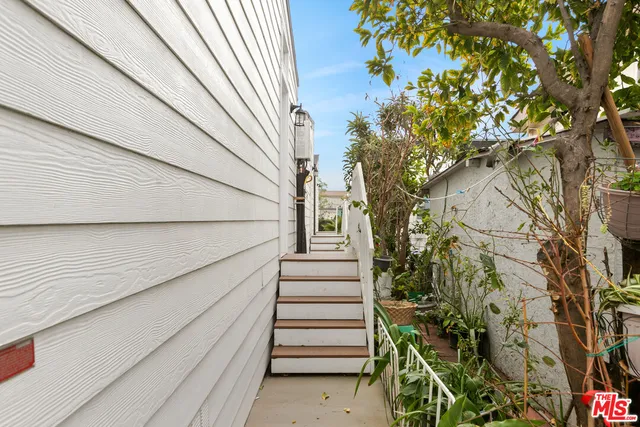 $189,950 | 8250 Lankershim Boulevard, Unit 192, North Hollywood, CA 91605