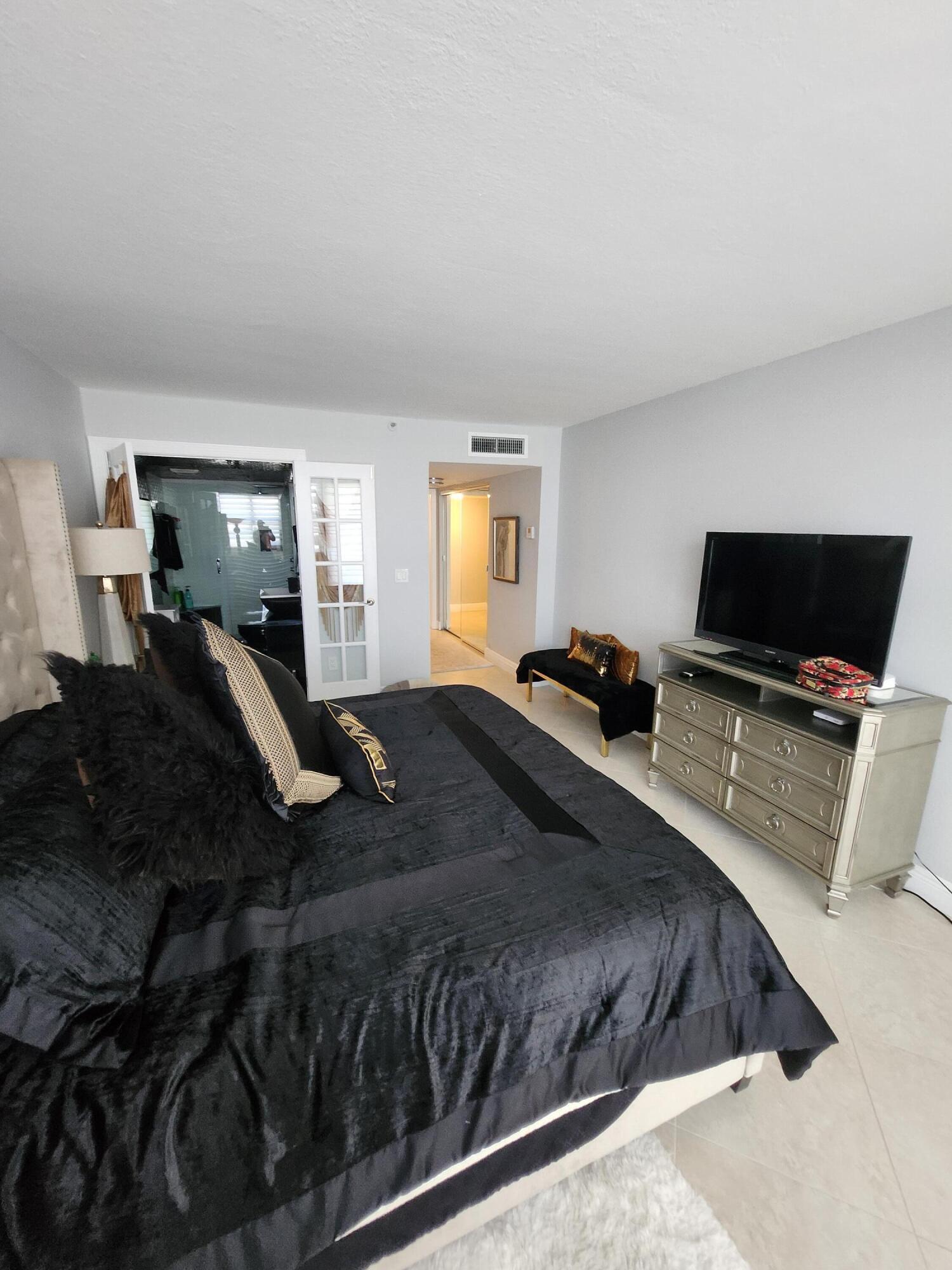 899 Jeffery Street, Unit 701 Boca Raton, FL 33487 - Photo 16 of 79 899 Jeffery St 701 pic 23