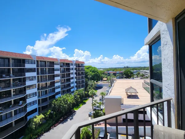 $8,000 | 899 Jeffery Street, Unit 701, Boca Raton, FL 33487