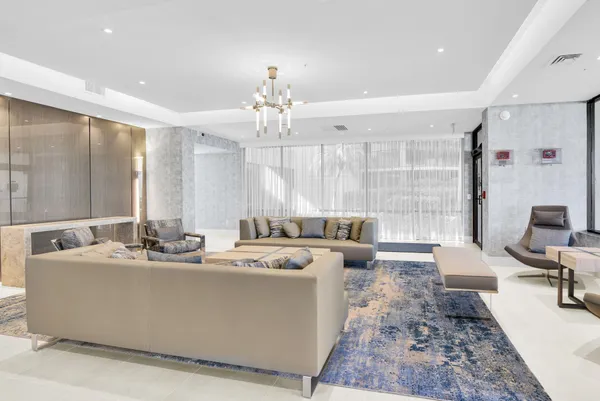 $8,000 | 899 Jeffery Street, Unit 701, Boca Raton, FL 33487