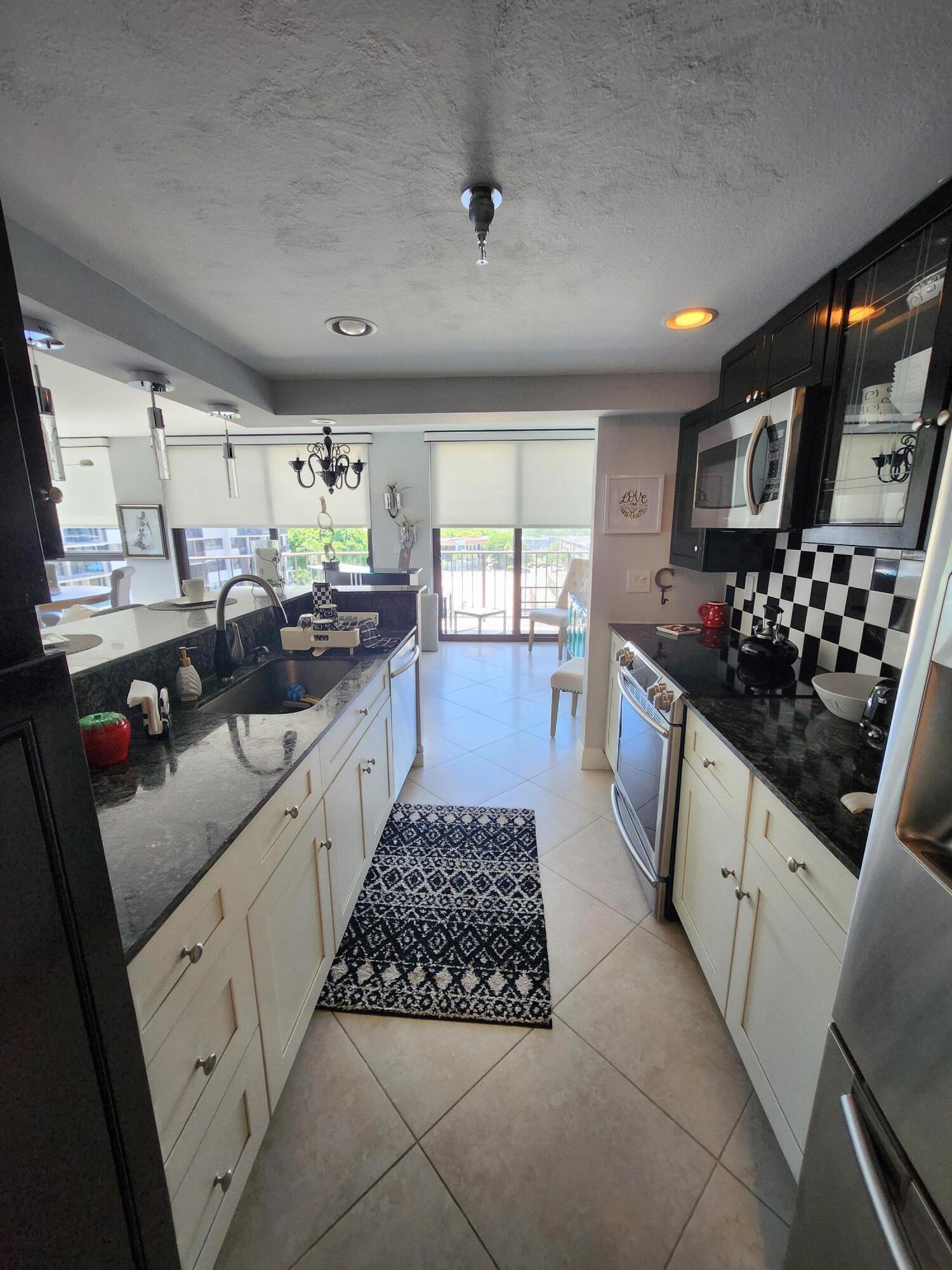 899 Jeffery Street, Unit 701 Boca Raton, FL 33487 - Photo 3 of 79 899 Jeffery St 701 pic 3