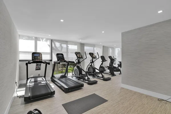 $8,000 | 899 Jeffery Street, Unit 701, Boca Raton, FL 33487