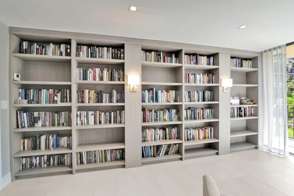 $8,000 | 899 Jeffery Street, Unit 701, Boca Raton, FL 33487