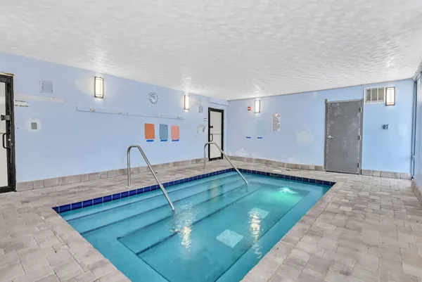 $8,000 | 899 Jeffery Street, Unit 701, Boca Raton, FL 33487
