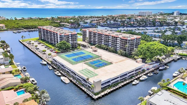 $8,000 | 899 Jeffery Street, Unit 701, Boca Raton, FL 33487