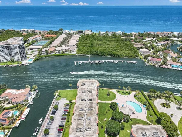 $8,000 | 899 Jeffery Street, Unit 701, Boca Raton, FL 33487