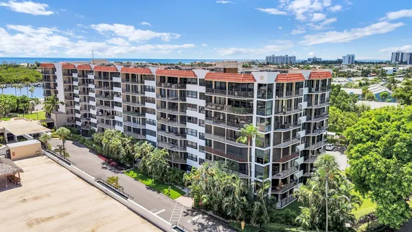 $8,000 | 899 Jeffery Street, Unit 701, Boca Raton, FL 33487