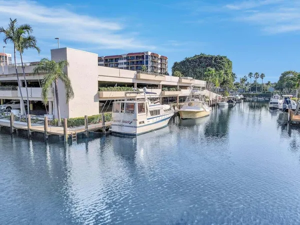 $8,000 | 899 Jeffery Street, Unit 701, Boca Raton, FL 33487