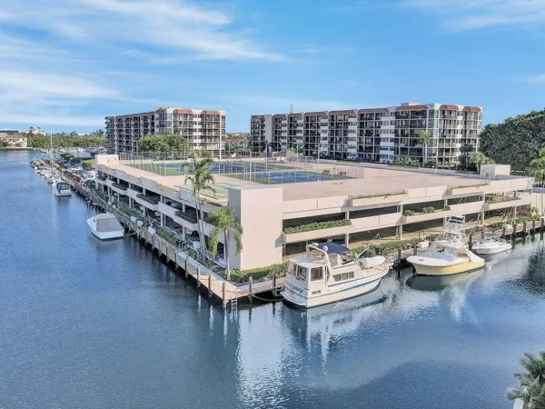 $8,000 | 899 Jeffery Street, Unit 701, Boca Raton, FL 33487
