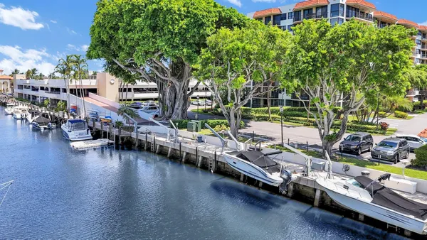 $8,000 | 899 Jeffery Street, Unit 701, Boca Raton, FL 33487