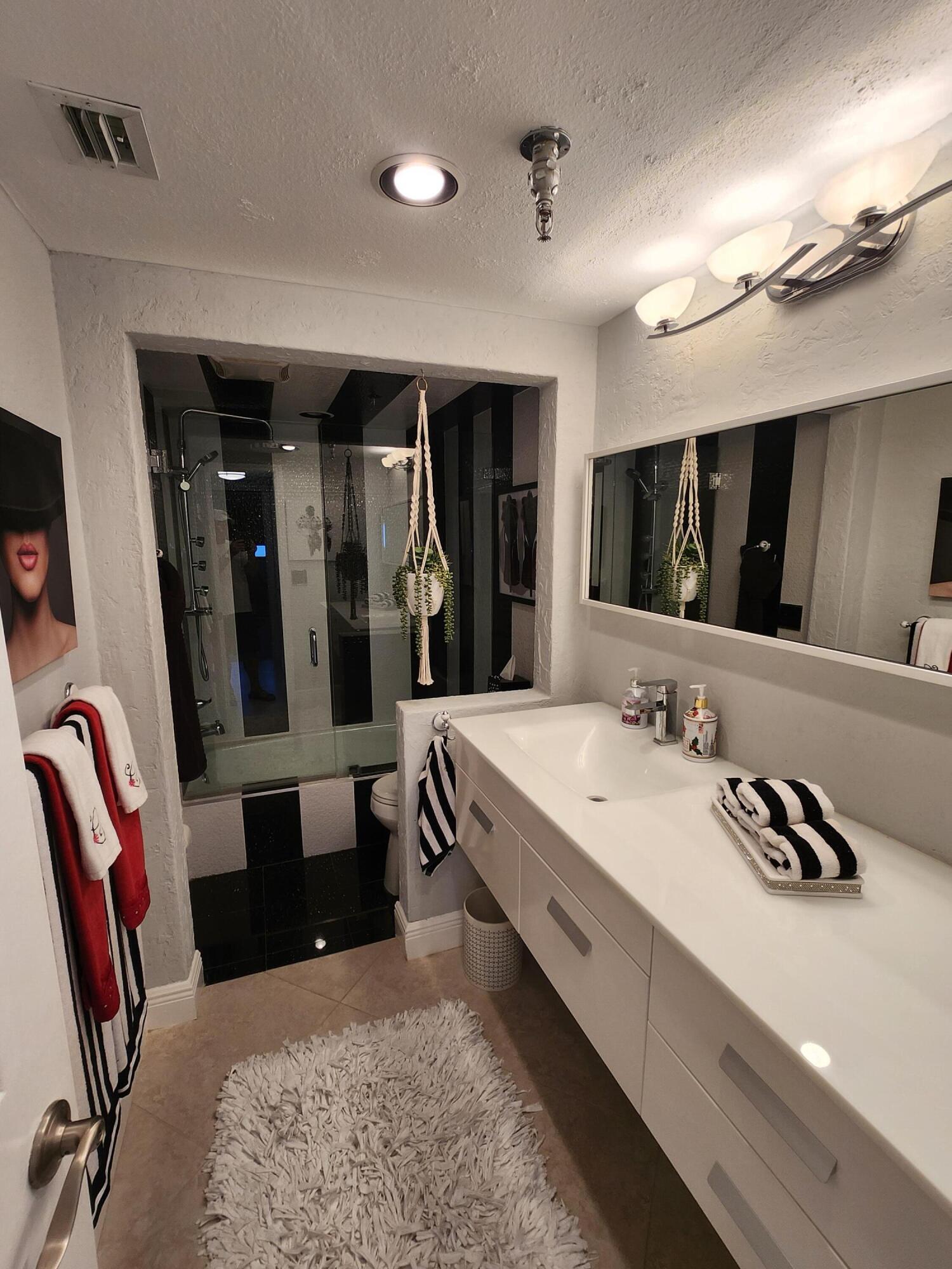 899 Jeffery Street, Unit 701 Boca Raton, FL 33487 - Photo 10 of 79 899 Jeffery St 701 pic 13