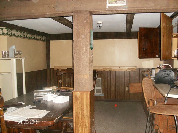 102 West Millbury Road Sutton, MA 01590 - Photo 17 of 24 a balcony with table and chairs