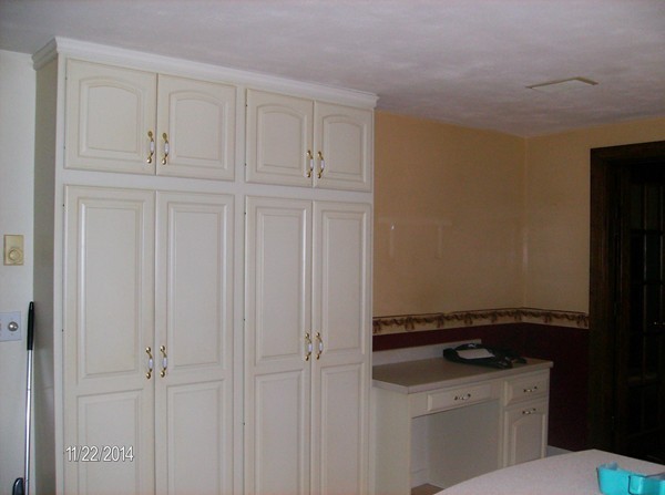 102 West Millbury Road Sutton, MA 01590 - Photo 5 of 24 a bathroom with a sink and vanity