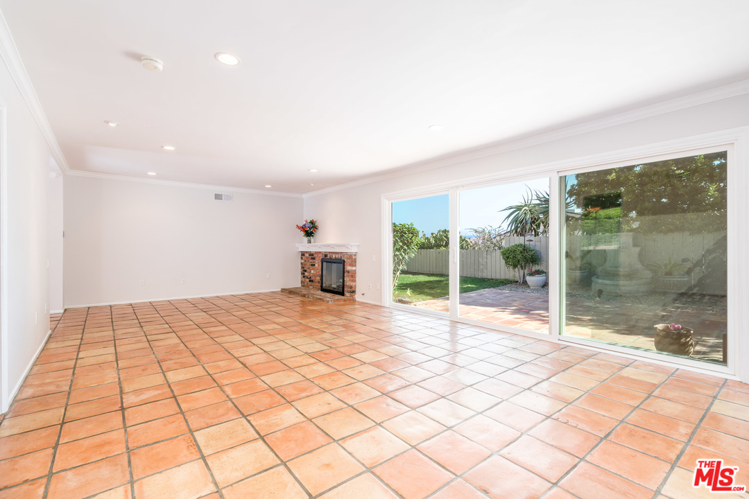 6267 Tapia Drive Malibu, CA 90265 - Photo 5 of 16 a view of empty room