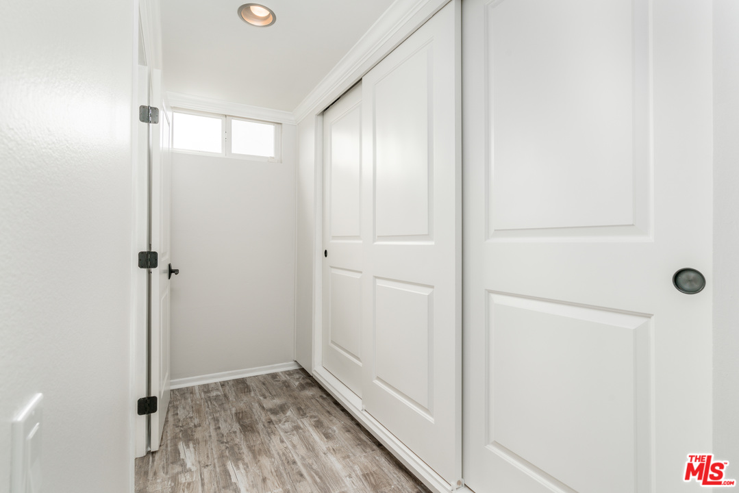 6267 Tapia Drive Malibu, CA 90265 - Photo 8 of 16 a view of bathroom