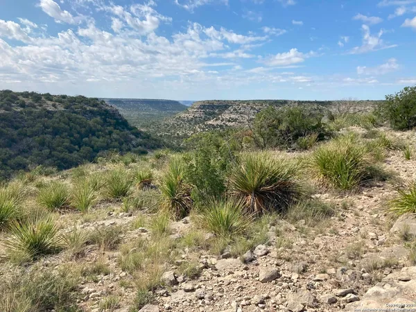 $16,000,000 | 985 County Road 414, Ozona, TX 76943