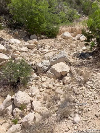 $16,000,000 | 985 County Road 414, Ozona, TX 76943