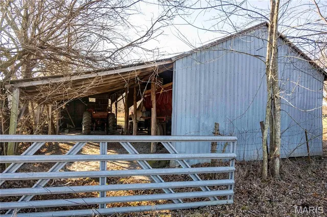 $1 | 0 Pike 49, Frankford, MO 63441