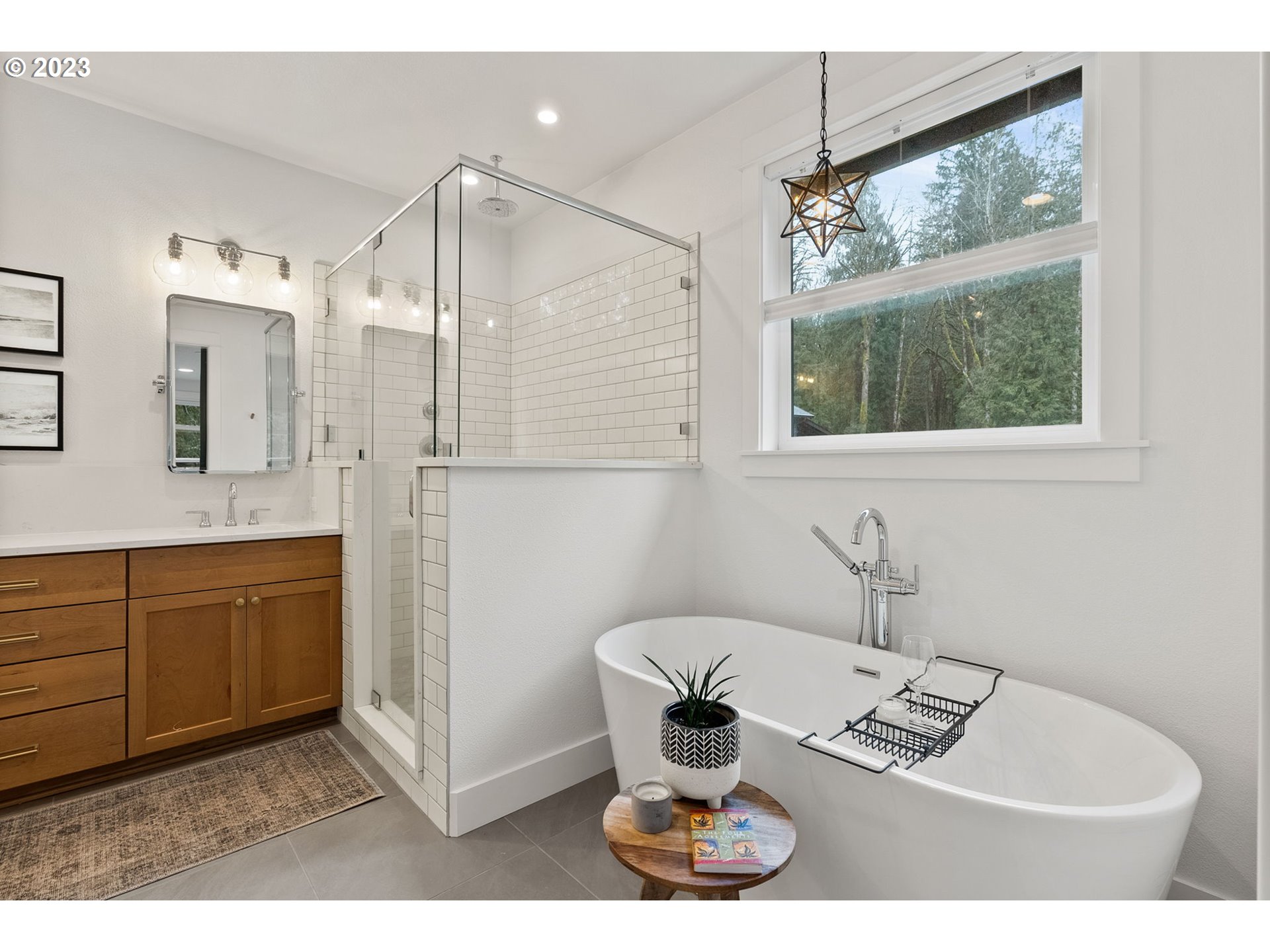 19745 South Upper Road Oregon City, OR 97045 - Photo 17 of 32 Owner's Suite Bathroom