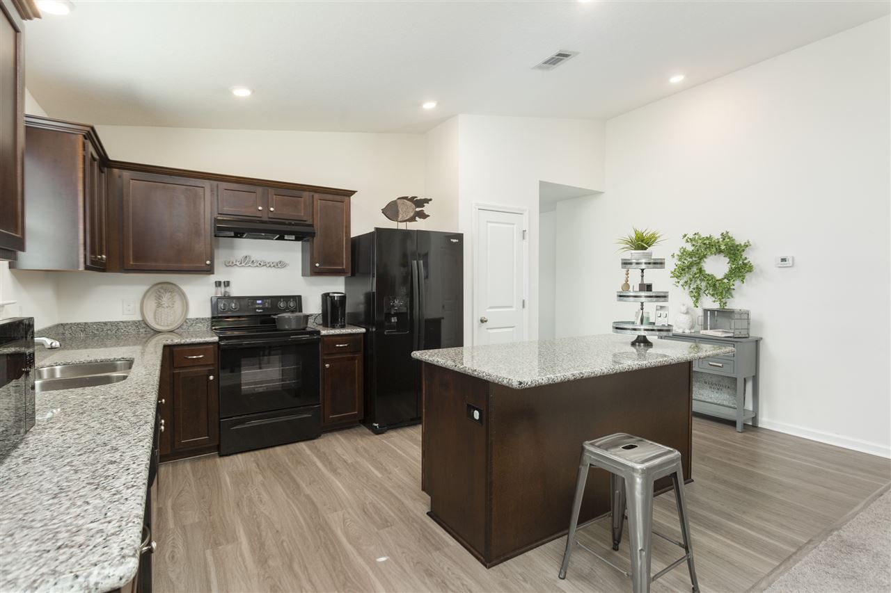 4696 Integrity Court Milton, FL 32570 - Photo 7 of 31