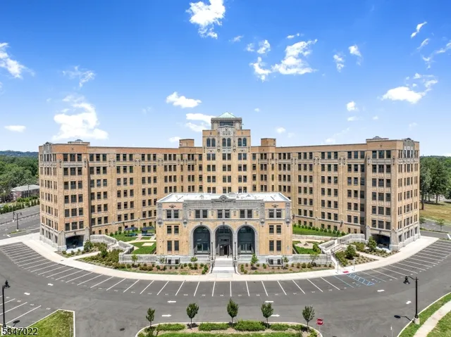 $1,805 | 520 Belleville Avenue, Unit N310, Belleville, NJ 07109