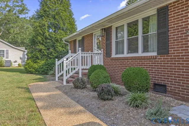 $269,000 | 223 Sdt Hwy T-712, Wakefield, VA 23888