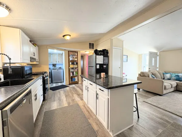 $84,900 | 300 Chesapeake Estates, Thomasville, PA 17364