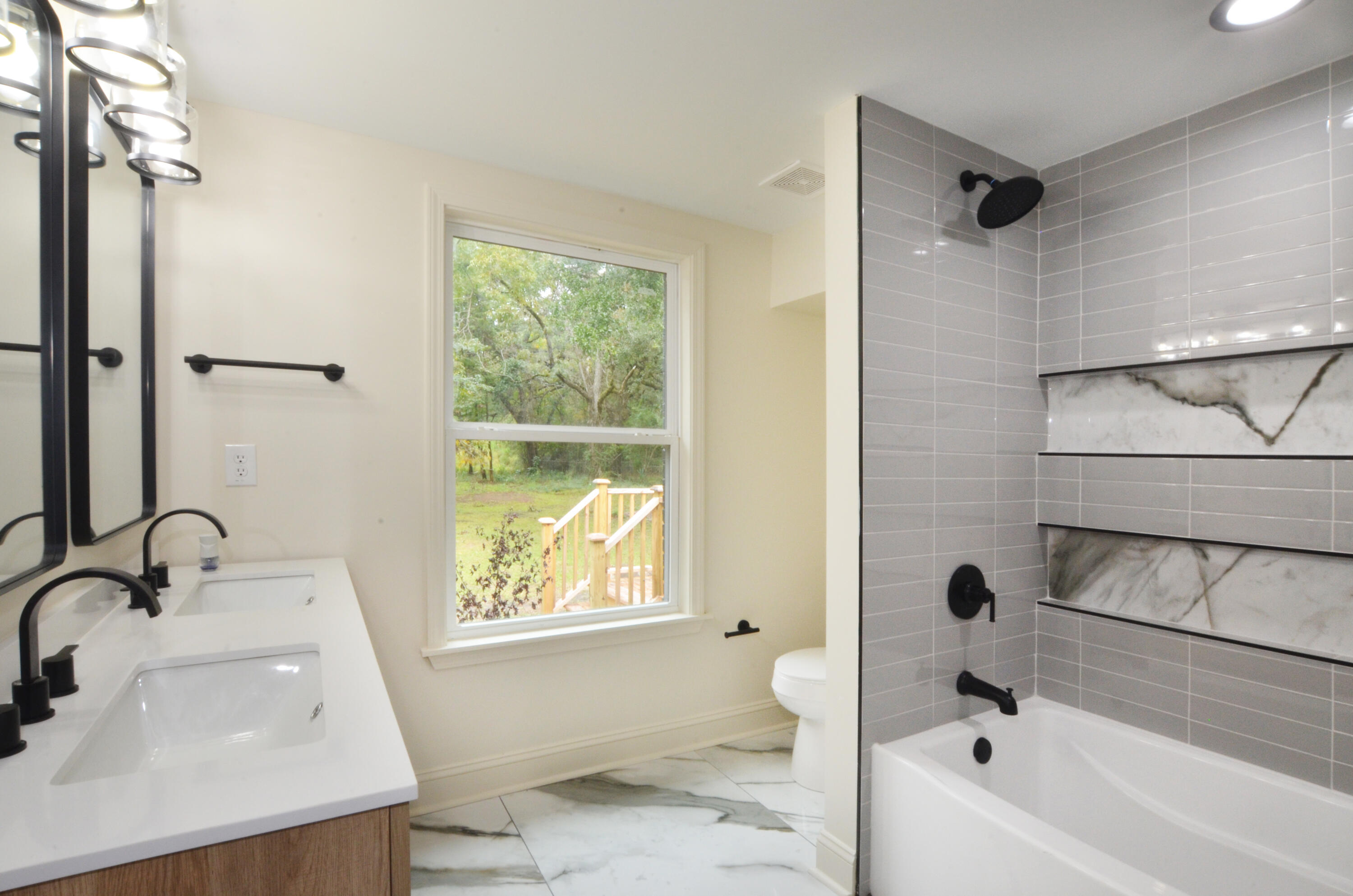 670 Dupre Road McClellanville, SC 29458 - Photo 15 of 19 15-Bathroom3