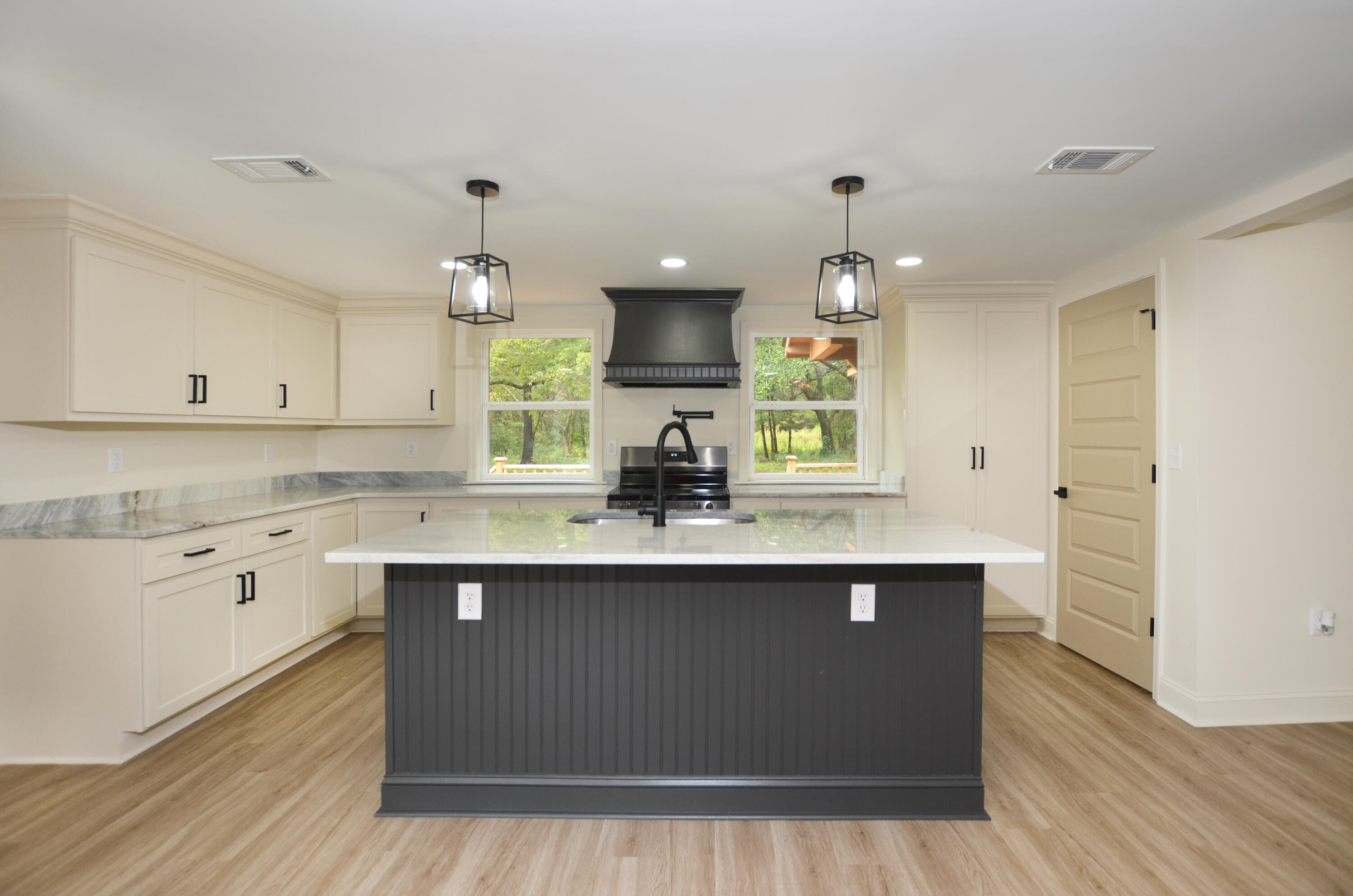 670 Dupre Road McClellanville, SC 29458 - Photo 4 of 19 4-Kitchen
