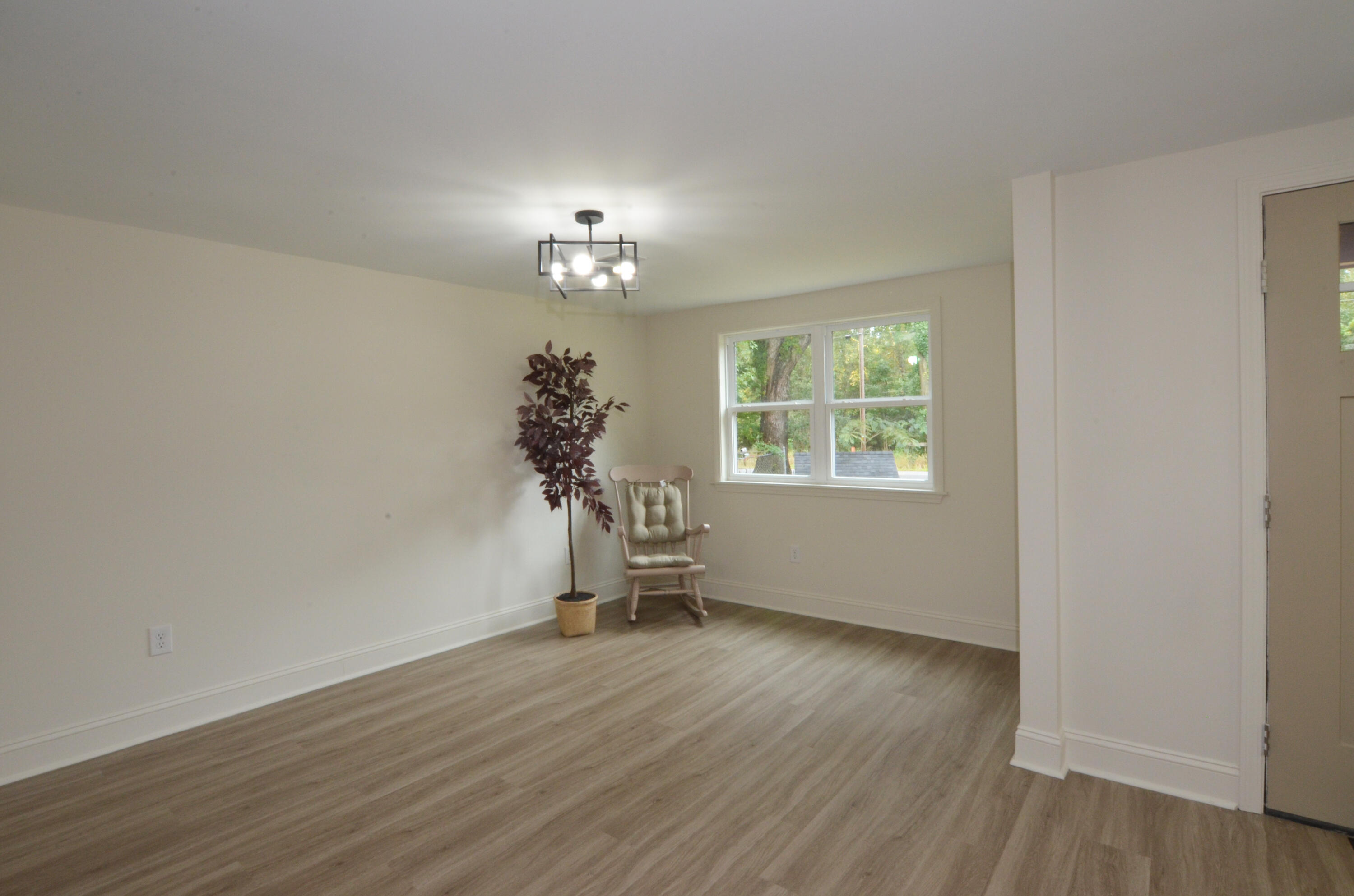 670 Dupre Road McClellanville, SC 29458 - Photo 5 of 19 5-Living Room