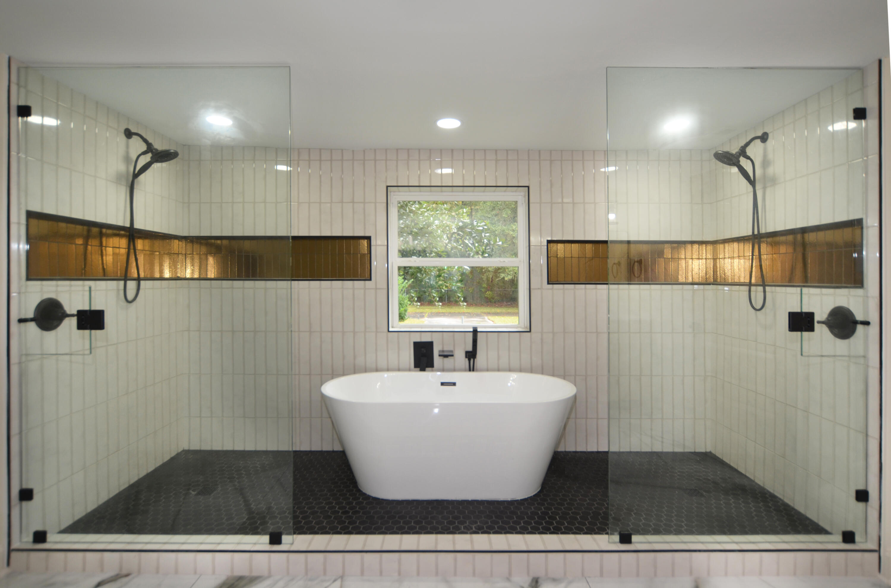 670 Dupre Road McClellanville, SC 29458 - Photo 10 of 19 10-Bathroom1b