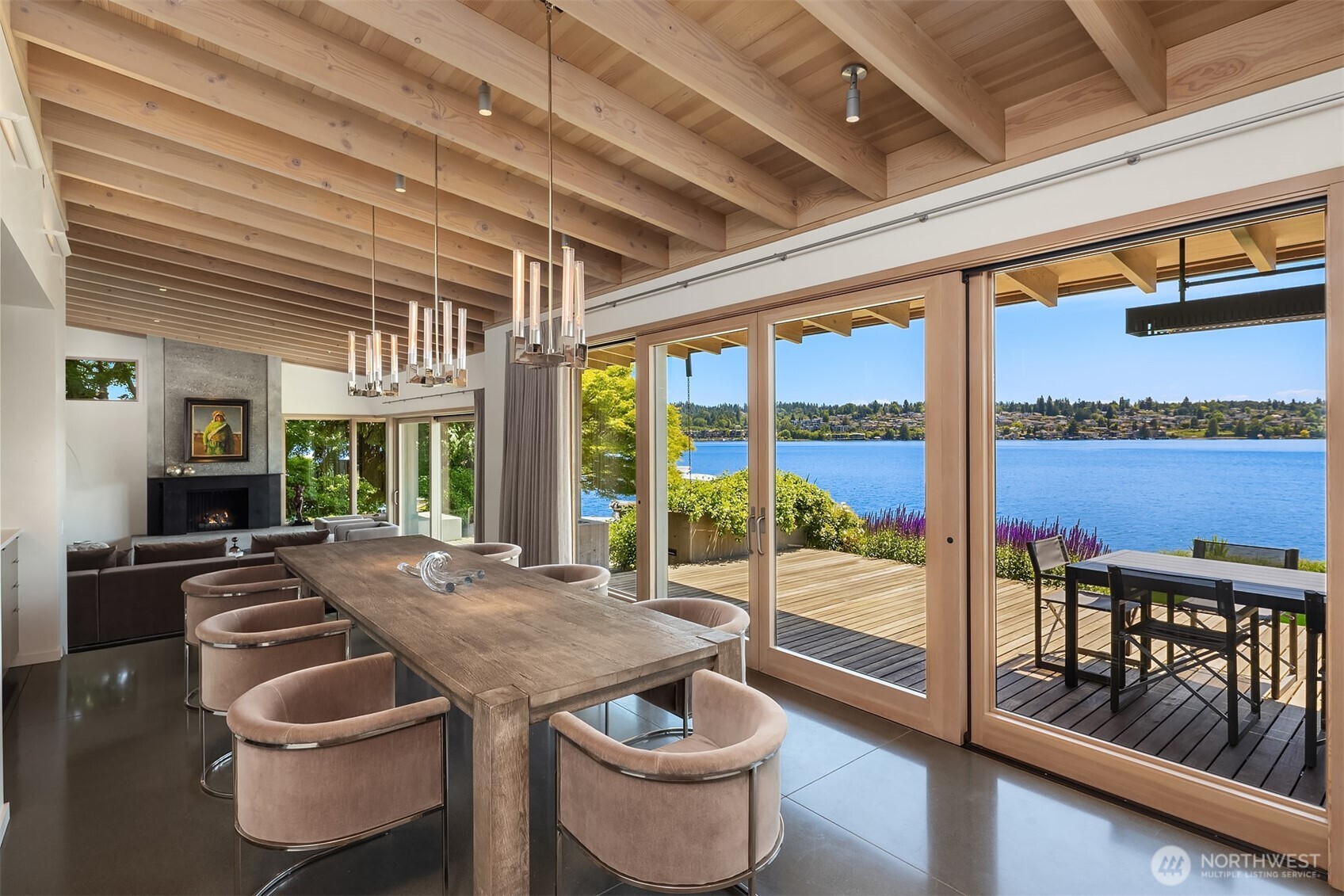 7964 East Mercer Way Mercer Island, WA 98040 - Photo 13 of 32 a room with furniture and window