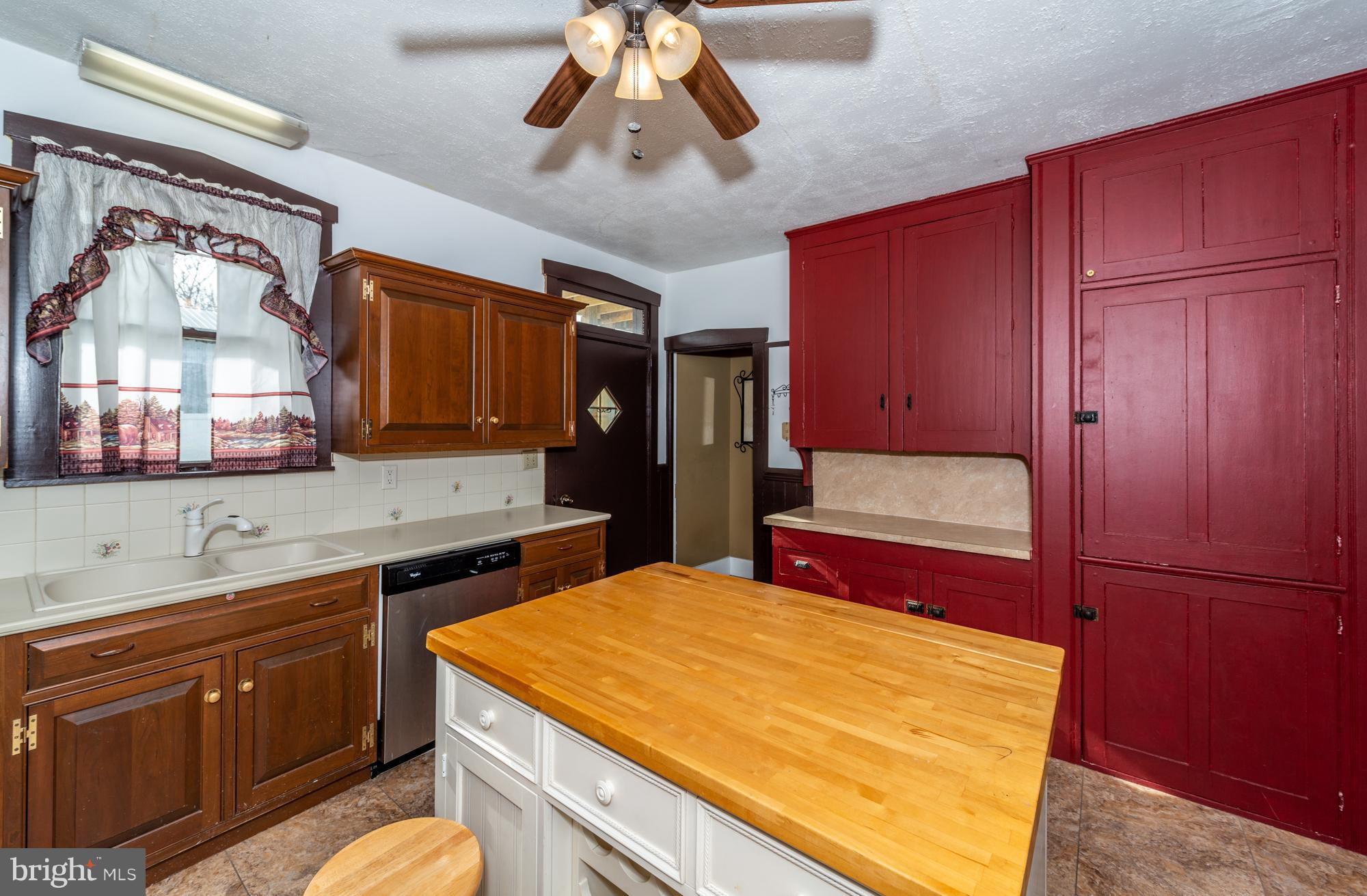 2070 Main Street Lititz, PA 17543 - Photo 4 of 27 Kitchen