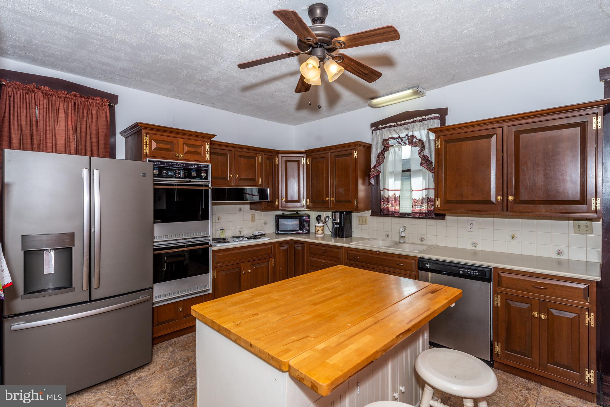 2070 Main Street Lititz, PA 17543 - Photo 6 of 27 Kitchen