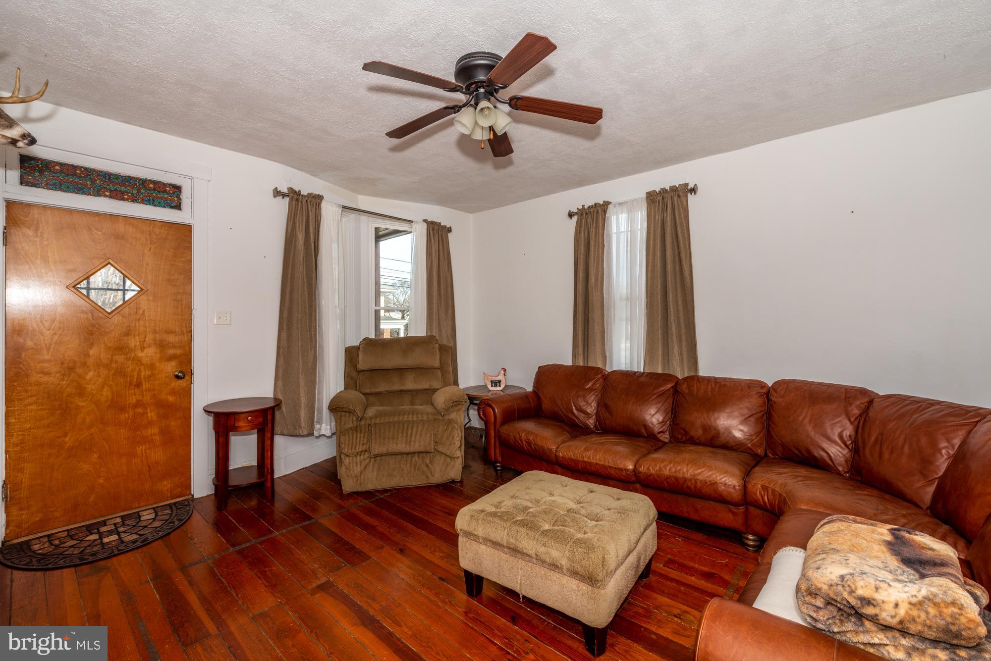 2070 Main Street Lititz, PA 17543 - Photo 10 of 27 Family Room