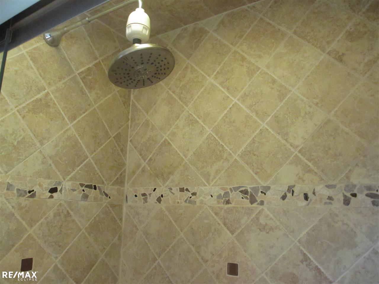 1715 Grandview Drive Rochester, MI 48306 - Photo 21 of 32 31319659-22.JPG