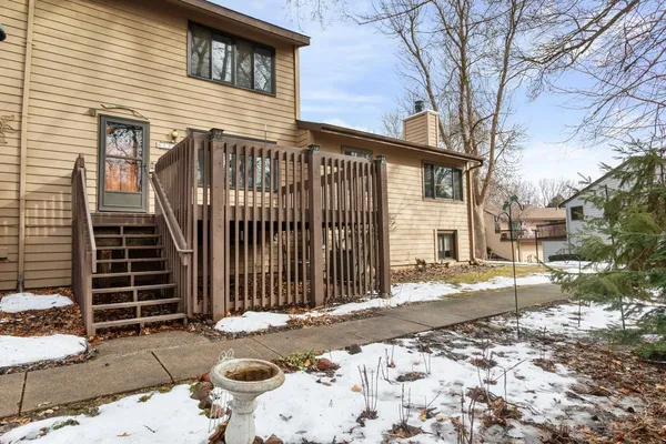 $259,900 | 120 West Eagle Lake Drive, Maple Grove, MN 55369