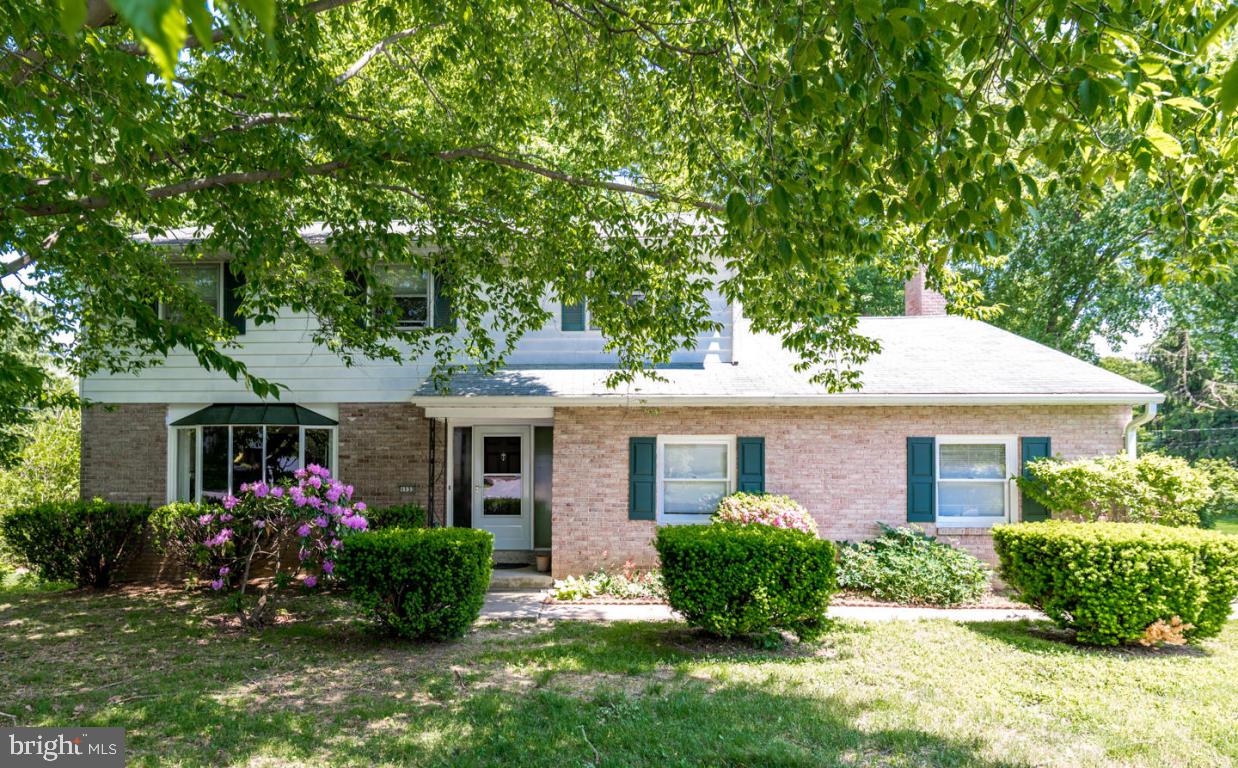 1133 Devonshire Road Lancaster, PA 17601 - Photo 2 of 24 Gallery Image 2