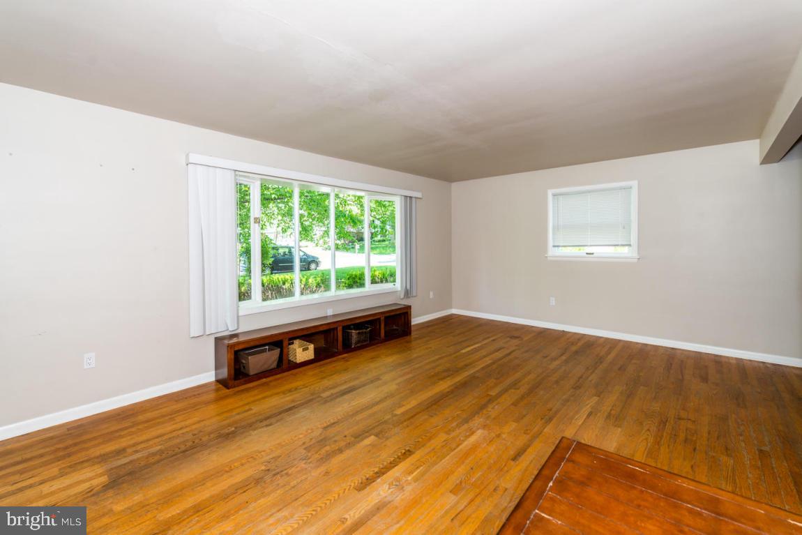 1133 Devonshire Road Lancaster, PA 17601 - Photo 6 of 24 Gallery Image 6