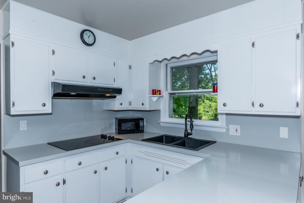 1133 Devonshire Road Lancaster, PA 17601 - Photo 9 of 24 Gallery Image 9