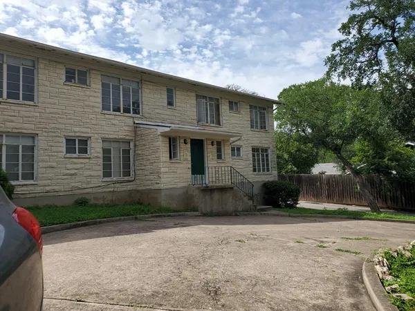 $995 | 3202 Grooms Street, Unit E, Austin, TX 78705