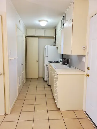 $995 | 3202 Grooms Street, Unit E, Austin, TX 78705