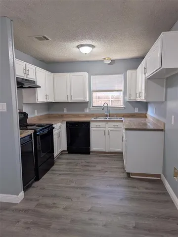 $1,975 | 205 Ironbark Drive, Arlington, TX 76018