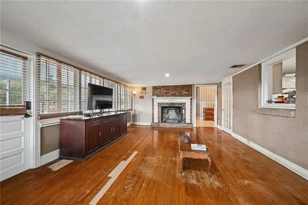 $395,000 | 14116 Highway 23, Belle Chasse, LA 70037