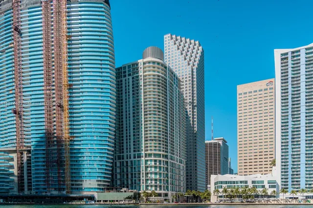 $515,000 | 300 South Biscayne Boulevard, Unit L1022, Miami, FL 33131