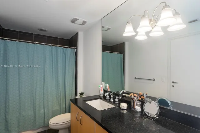 $515,000 | 300 South Biscayne Boulevard, Unit L1022, Miami, FL 33131