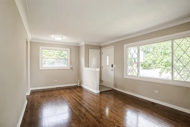 $2,750 | 441 Berteau Avenue, Elmhurst, IL 60126