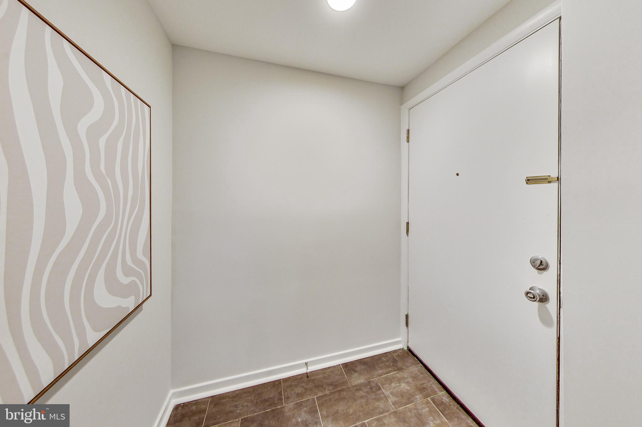 8917 Battery Place, Unit 26 Bethesda, MD 20814 - Photo 3 of 31 Foyer