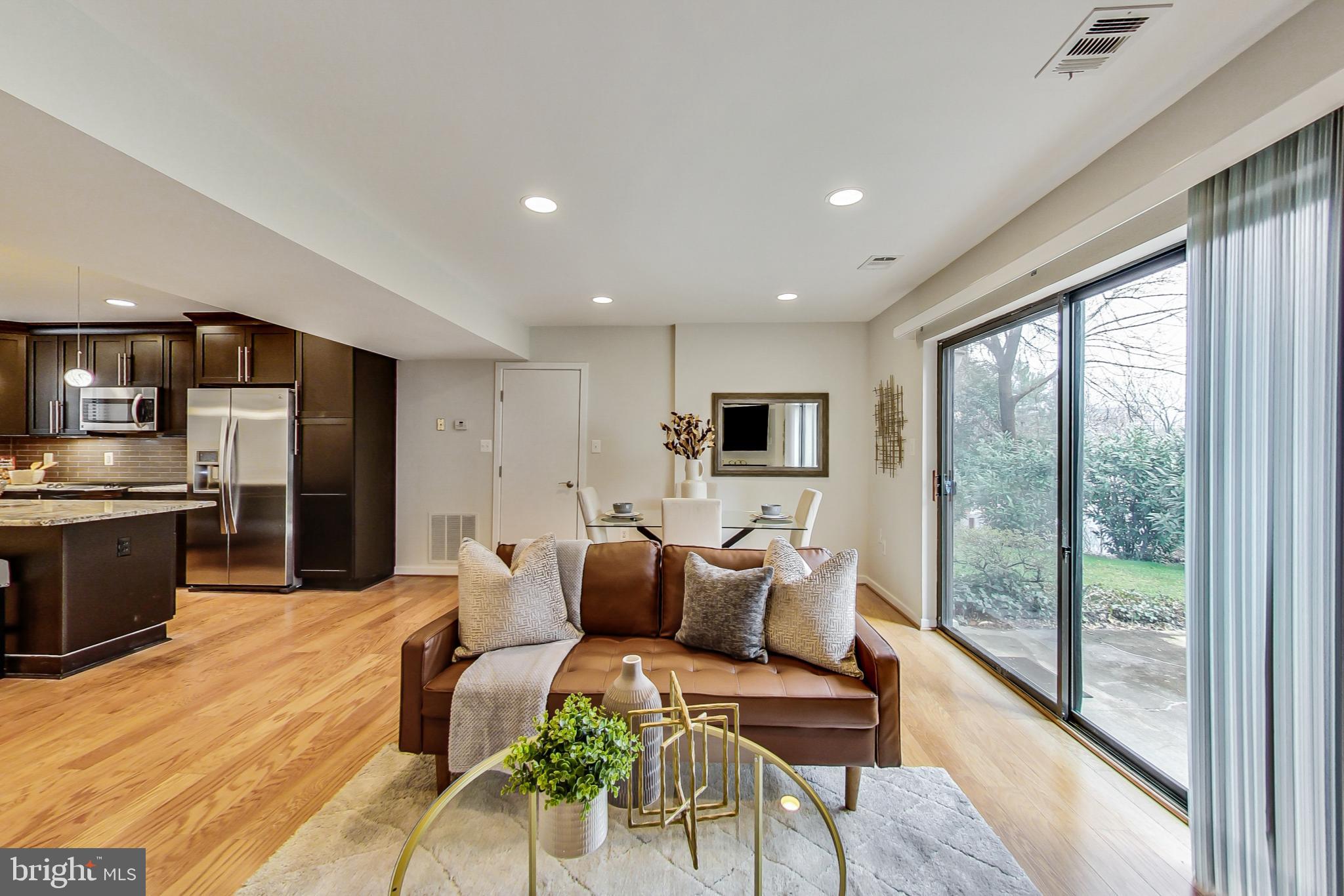 8917 Battery Place, Unit 26 Bethesda, MD 20814 - Photo 6 of 31 Sun-Drenched Space