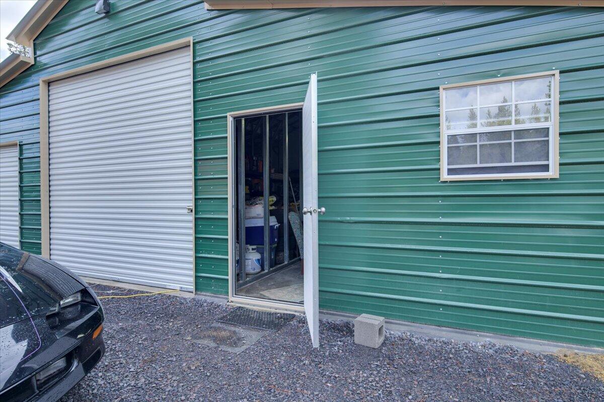15461 Federal Road La Pine, OR 97739 - Photo 25 of 68 Built in 2023 with upgraded roof to withstand 5ft level load.
